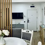 Onix Infinity Pool & 54 Năvodari