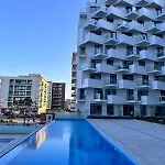 Onix Infinity Pool & 54 公寓 那沃达利