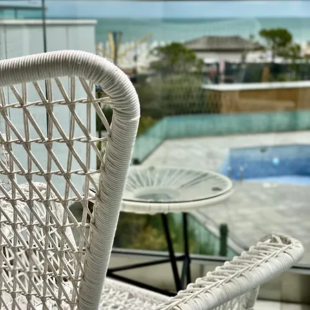 Onix Infinity Pool & 54 דירה Năvodari